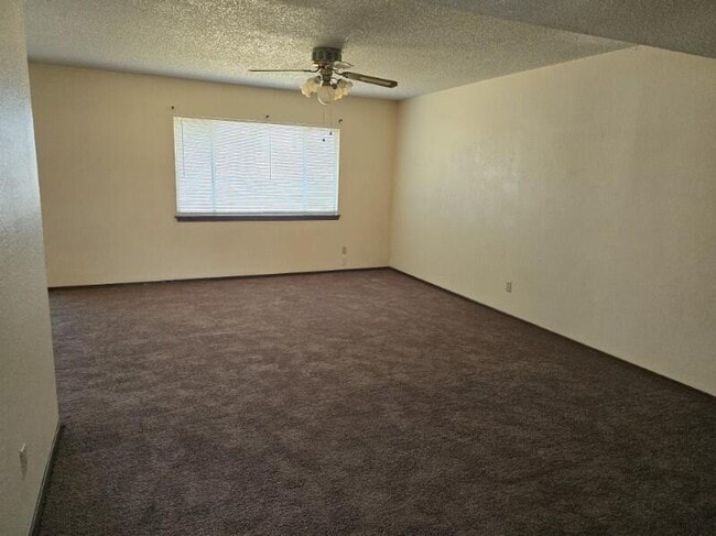 Building Photo - 3540 Breckenridge Dr