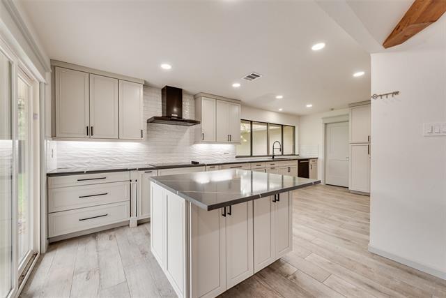 Building Photo - 630 Pheasant Ln