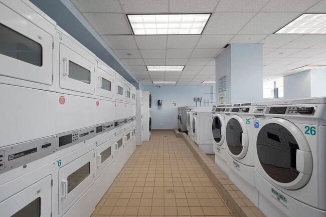 Building Photo - 3 bedroom in New York NY 10036