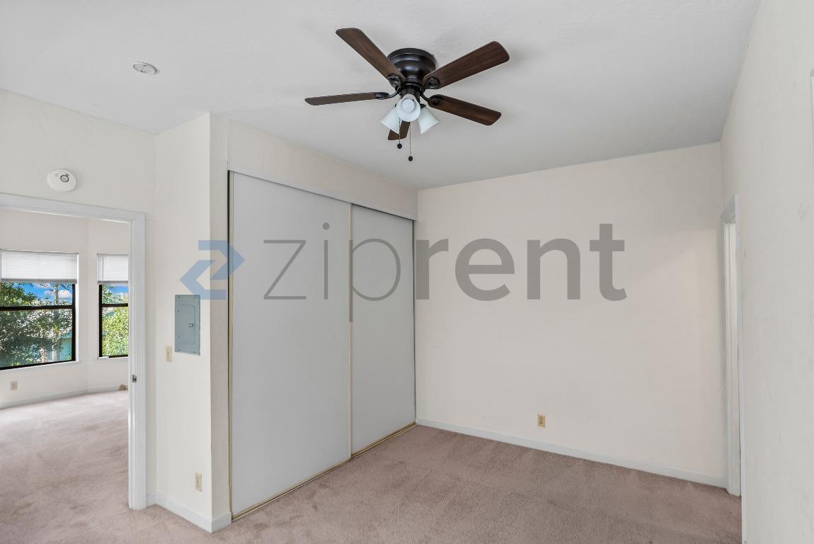 Building Photo - 1315 Spruce St