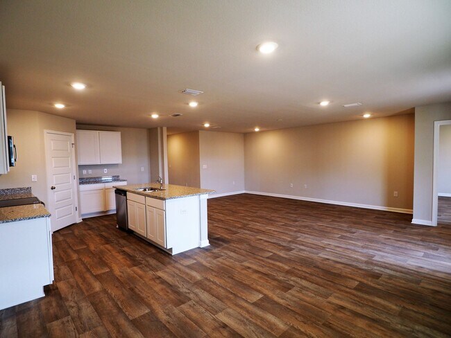 Building Photo - 7421 Brompton Dr