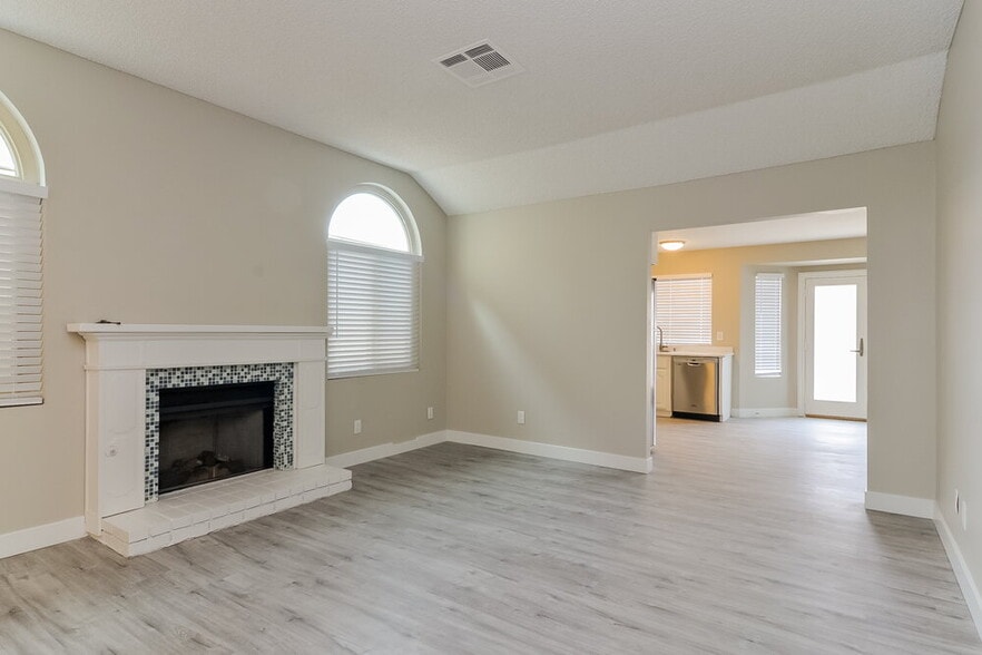 Building Photo - 129 Primero Way
