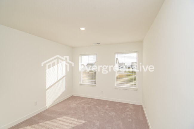 Building Photo - 15450 Alperton Rd