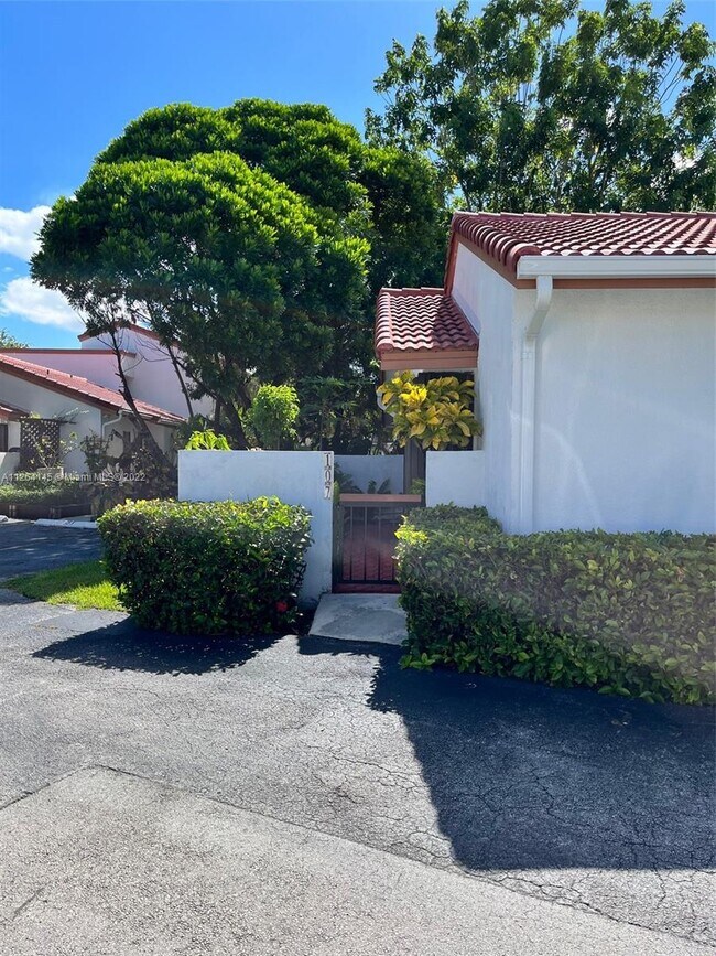 Building Photo - 7515 SW 153rd Ct