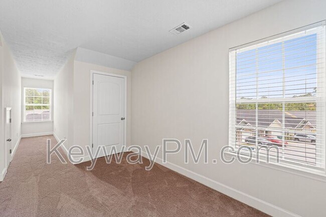 Building Photo - 801 Trailside Ct
