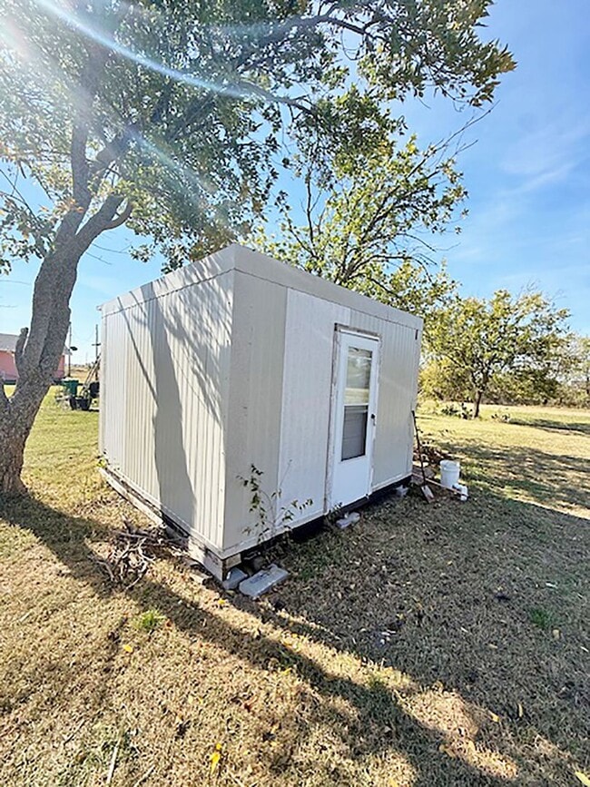 Building Photo - Nice 3 Bdrm 1 Bath Home in Gunter Texas