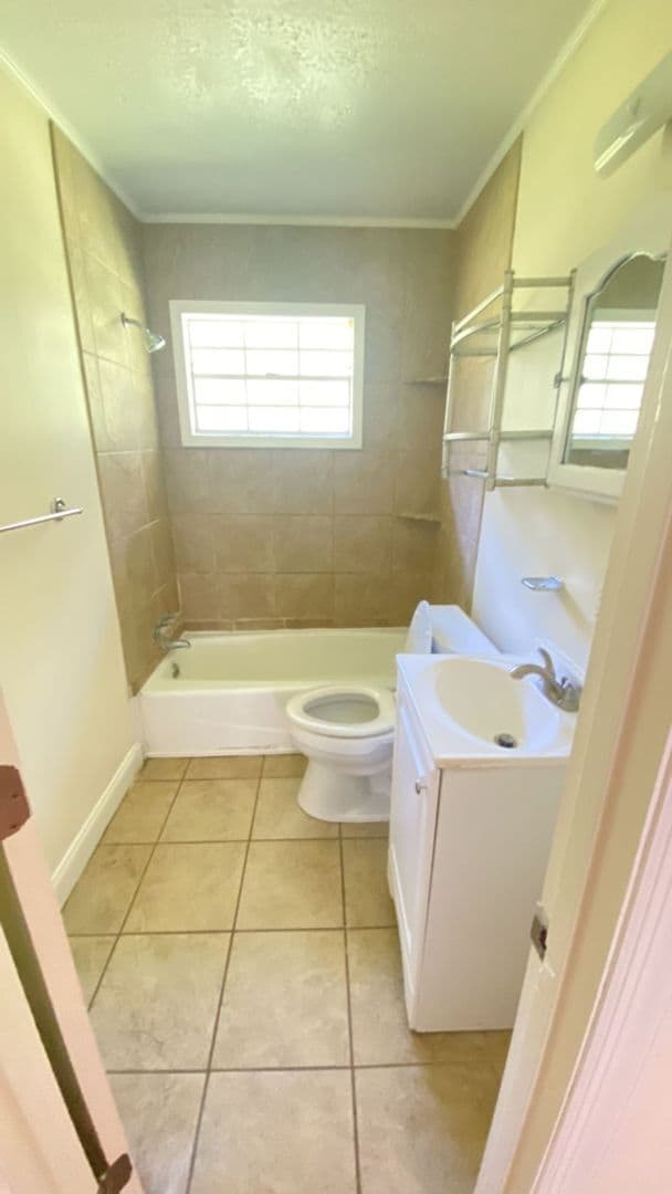 Building Photo - 6607 24th Ave