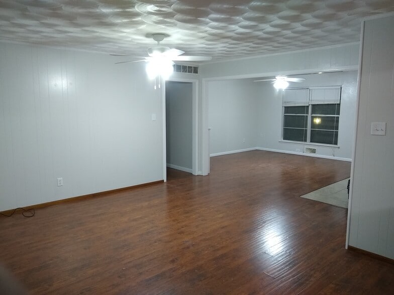 Building Photo - 2632 Meandering Way