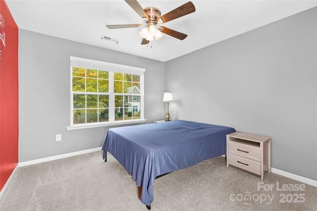 Building Photo - 5829 Dinsmore Ln