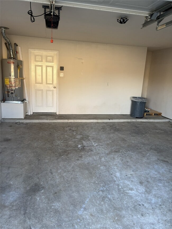 Building Photo - 8839 Windfern Trace Dr