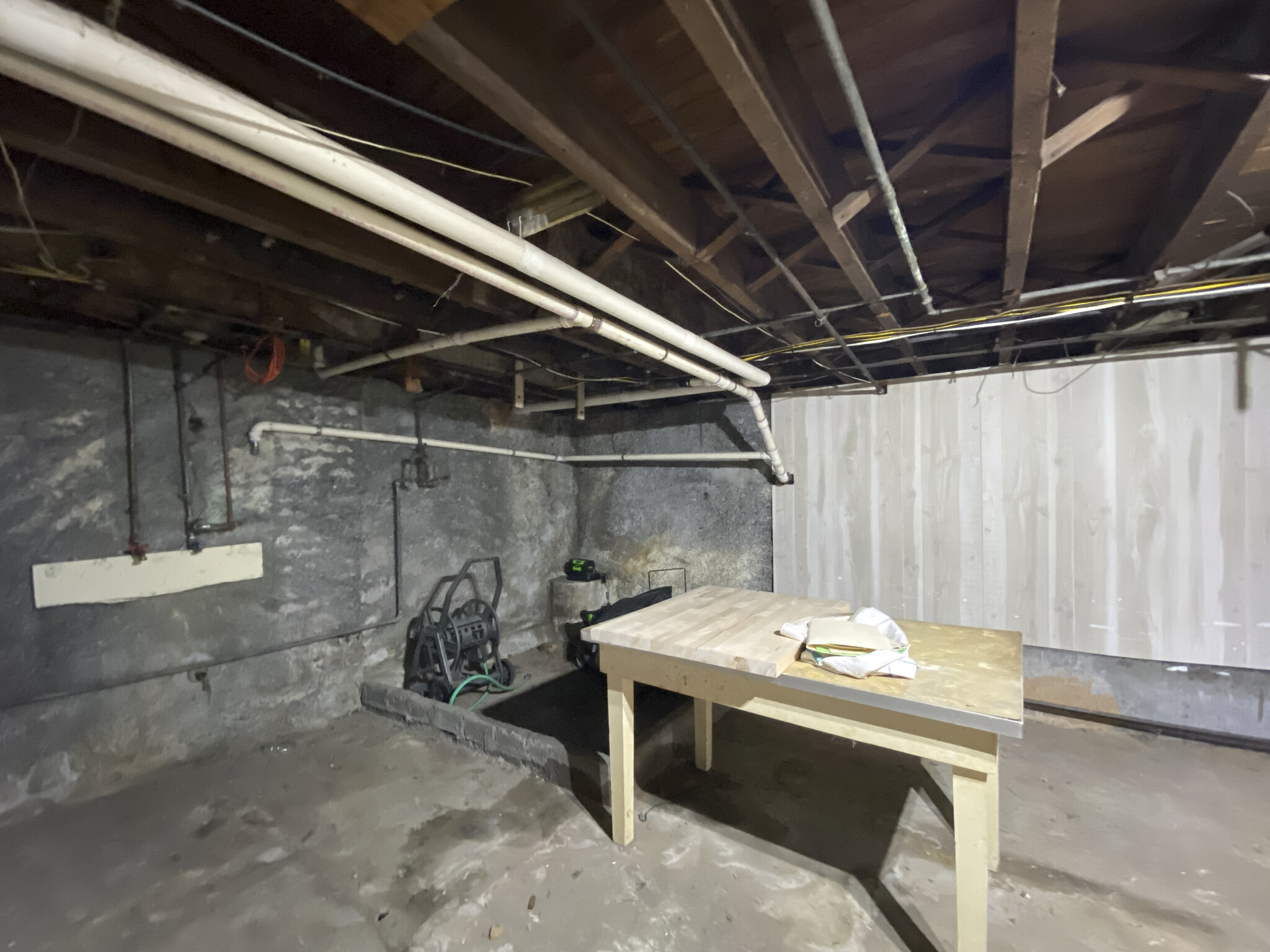 Building Photo - 116 Hess Ave
