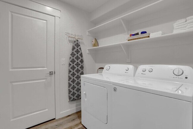 Building Photo - 3719 Venice Grove