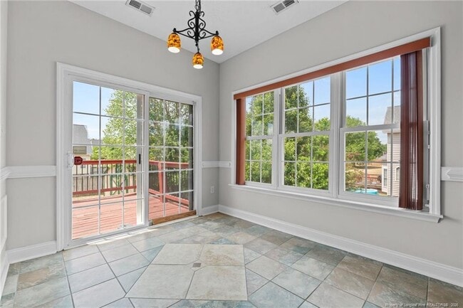Building Photo - 109 Canyon Ct