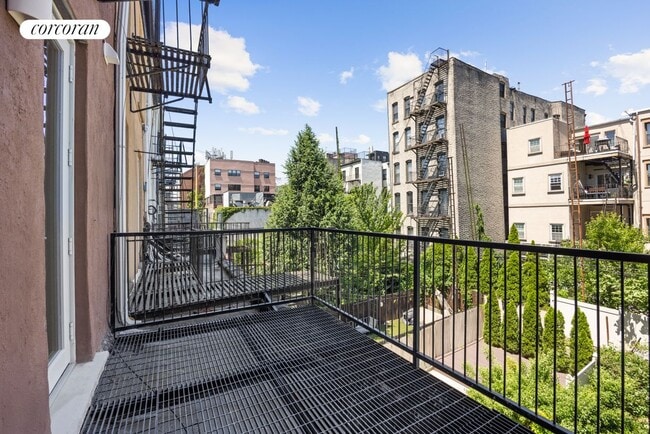 Building Photo - 125 2nd Pl