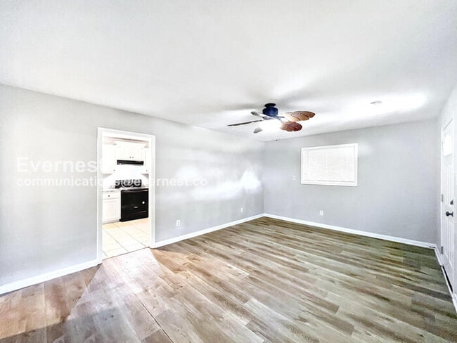 Building Photo - 8614 Bunker Hill Dr