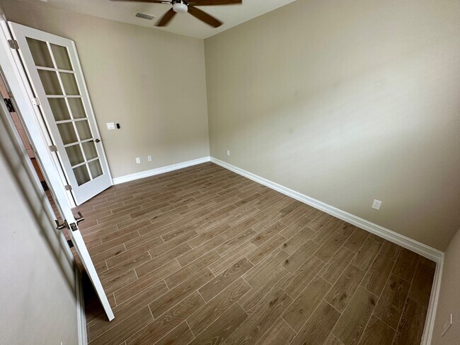 Building Photo - 1051 Enbrook Lp