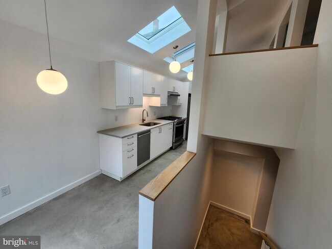 Building Photo - 1048 Prospect St