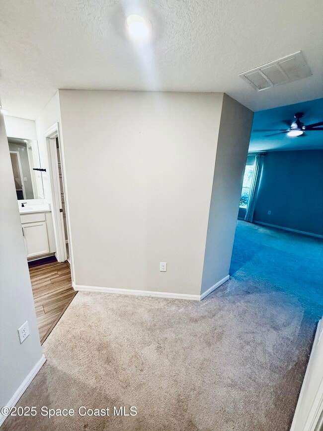 Building Photo - 1026 Dania Cir