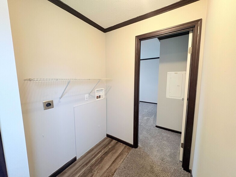 Building Photo - 10694 State Rte 762