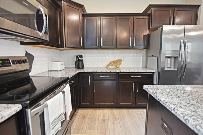 Building Photo - Pet Friendly Three Bedroom!