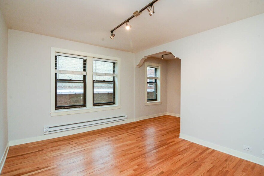 Building Photo - 2425 N Kedzie Blvd