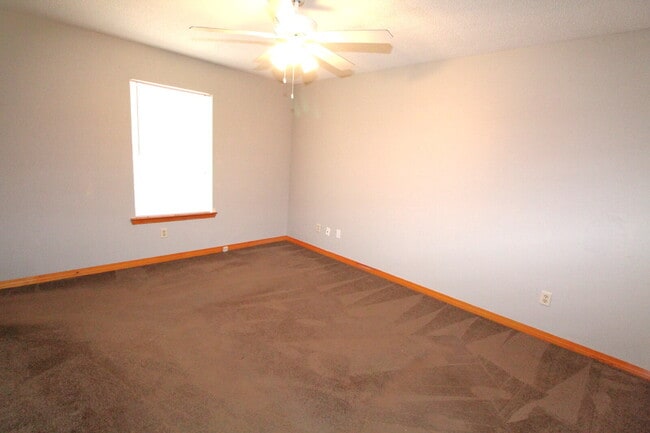 Building Photo - Available 8/15 – Charming 3BR/2BA Milton H...