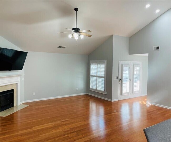 Building Photo - 2335 Gateview Ct