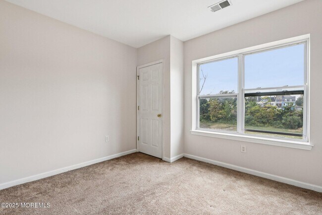 Building Photo - 368 Rector St