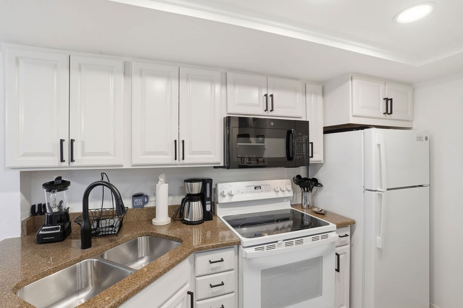 Building Photo - 600 Neapolitan Way