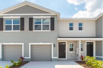 Building Photo - 3 Bedroom Townhome - Star Farms