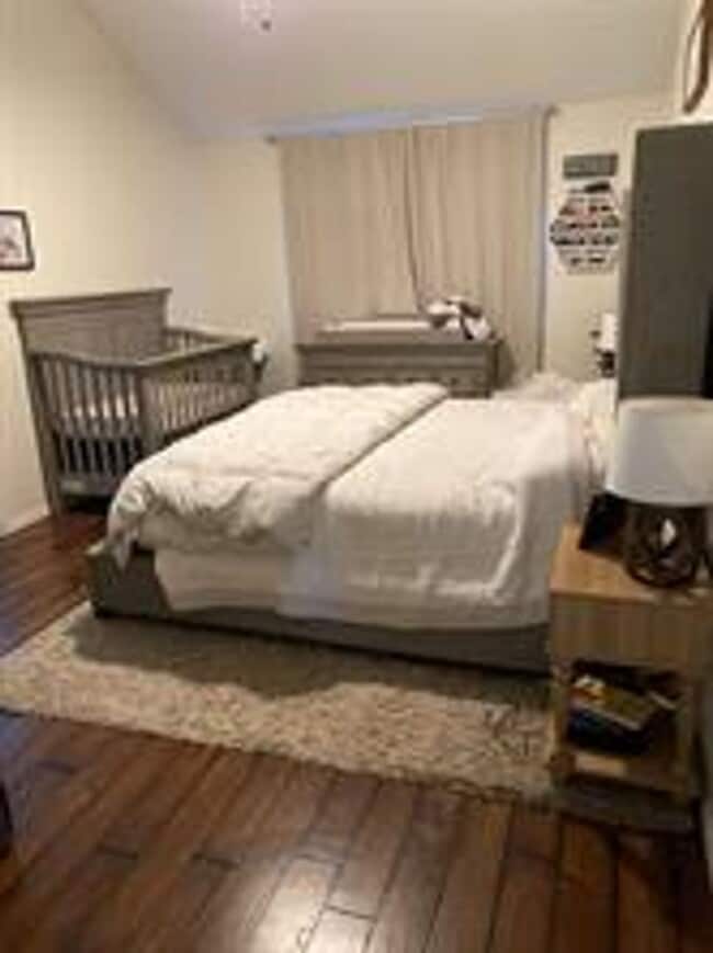 Building Photo - Beautifully Updated 3 Bedroom plus Study i...
