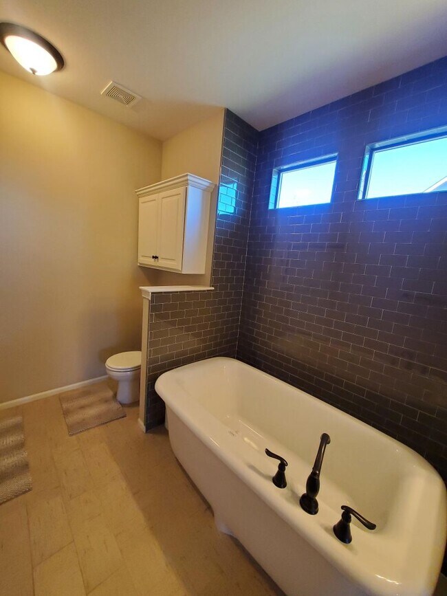 Building Photo - Pristine luxury Home in North Andover Neig...