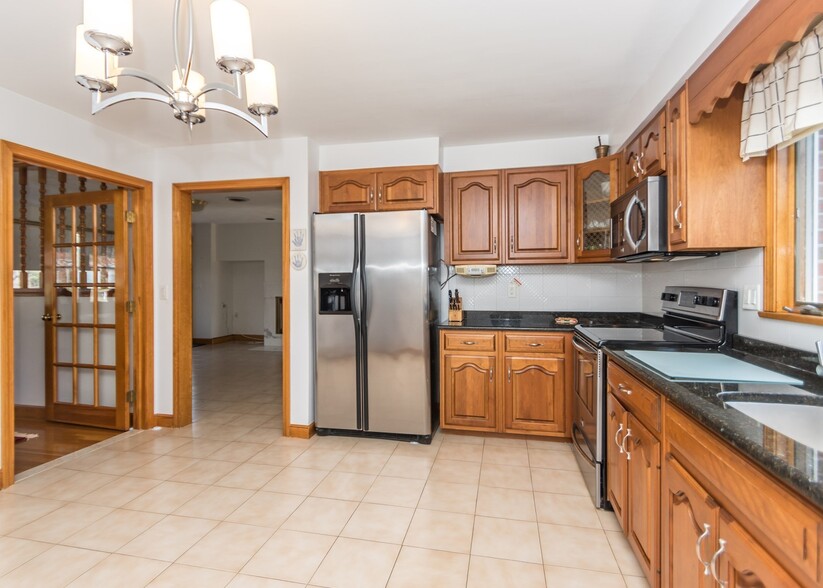 Building Photo - 80 Woodcliff Dr