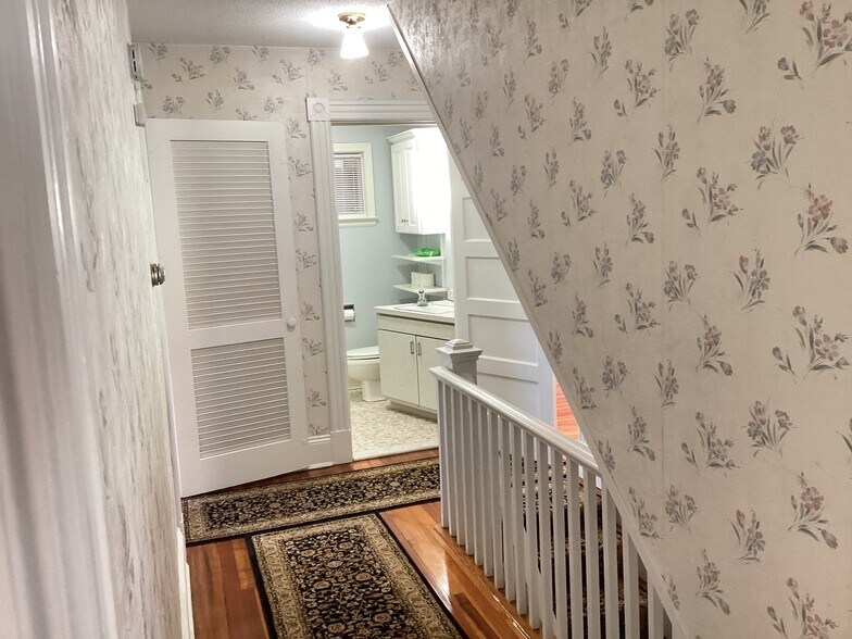 Building Photo - 18 Rockland St