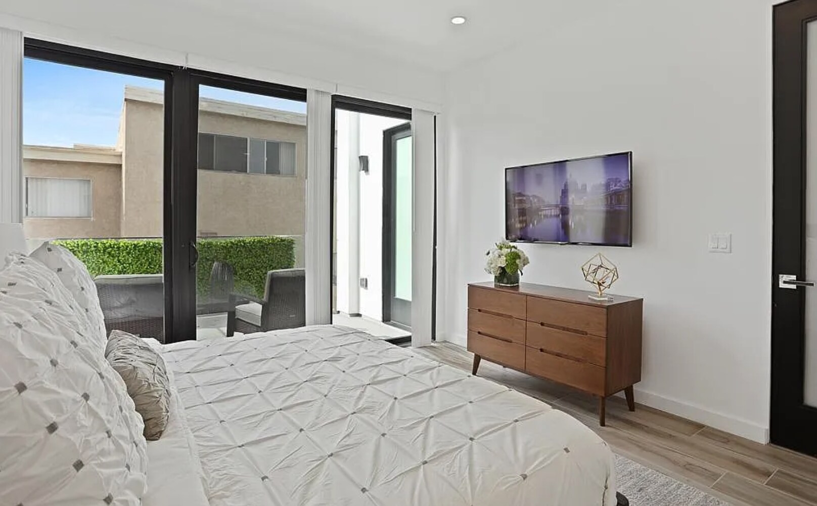 Building Photo - 2323 28th St