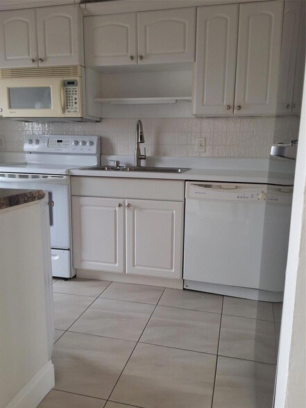 Building Photo - 4500 N Federal Hwy