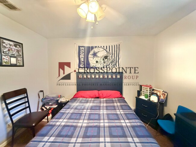 Building Photo - 2531-2533 Westminster Dr