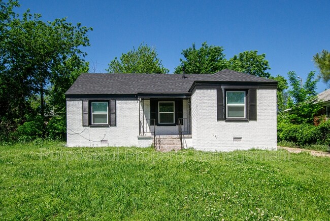 Primary Photo - 2301 Granada Blvd