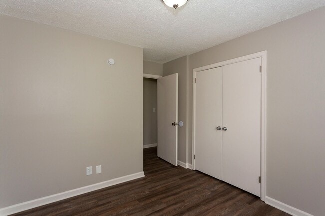 Building Photo - ** 4 bed 2 bath located in Dalraida close ...