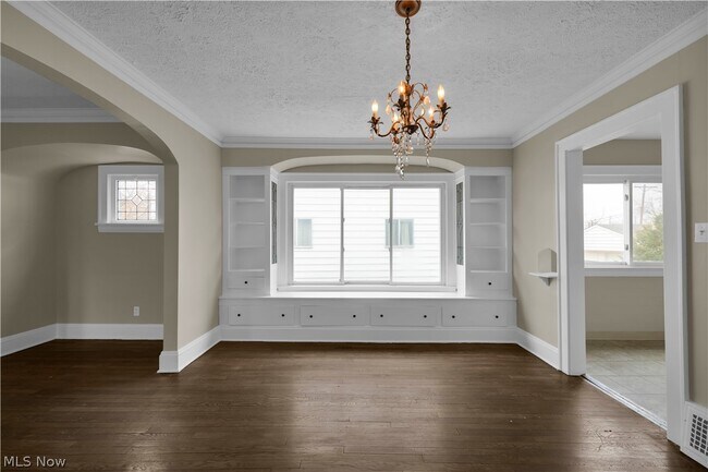 Building Photo - 11103 Lincoln Ave