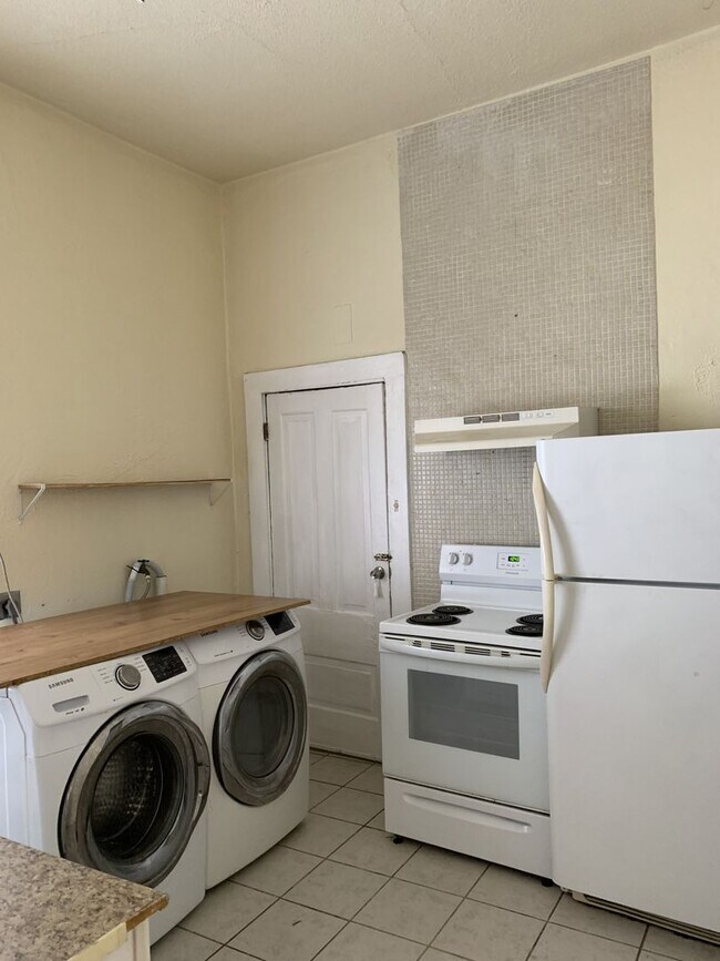 Building Photo - 2405-24055 Napoleon Ave