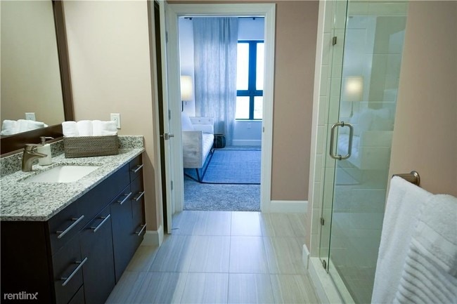 Primary Photo - 8050 SW 72nd Ave