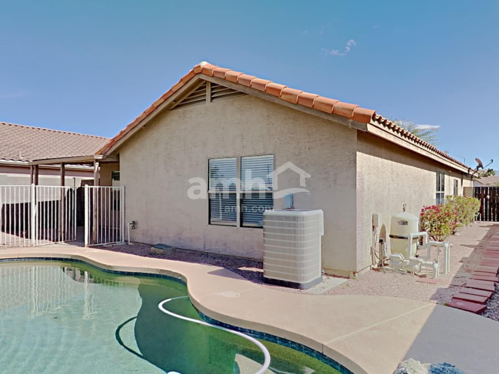 Building Photo - 242 S Valle Verde