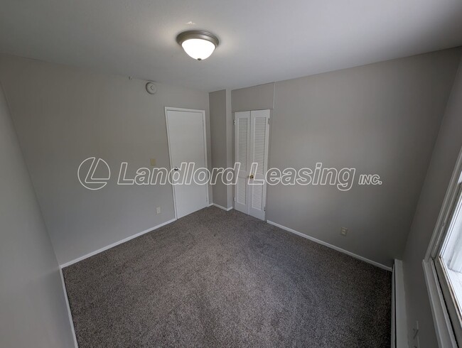 Building Photo - Updated 3-Bedroom Home with Garage & Fenced Yard