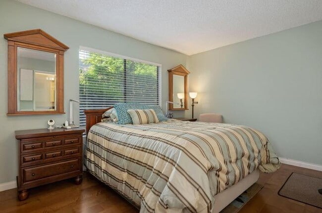 Building Photo - "Charming Waterfront Retreat: Fully Furnished 1-Bedroom with Pool in Carpinteria!"