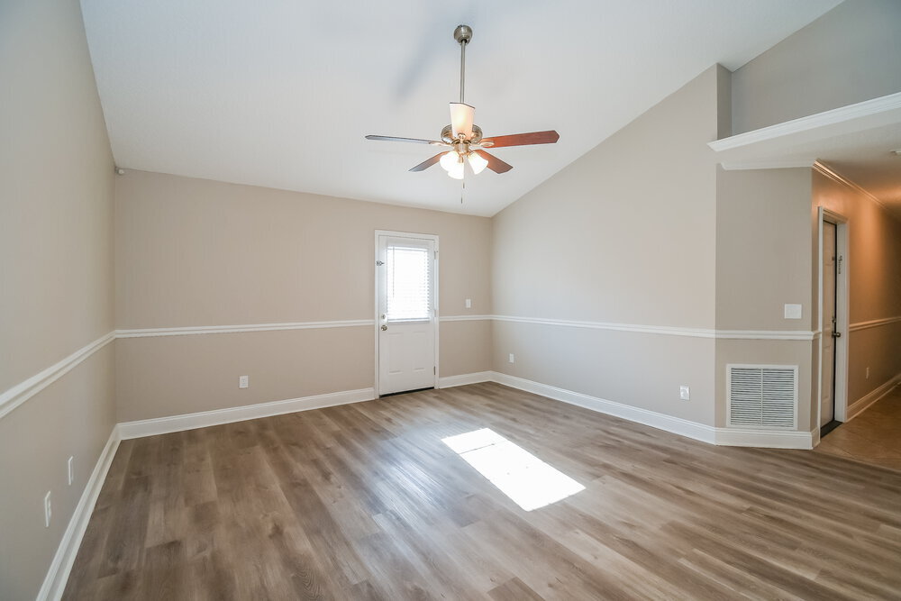 Building Photo - 3083 Wavering Ln