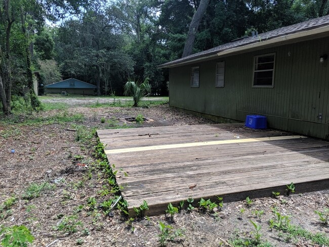 Building Photo - 4-bedroom, 2-bath home on University Ave next to UF