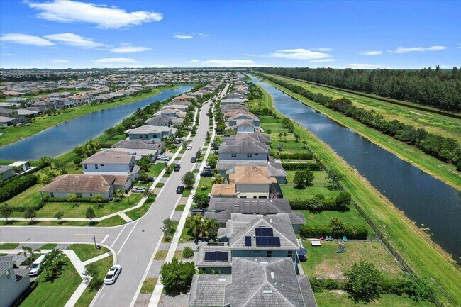 Building Photo - 15406 Goldfinch Cir