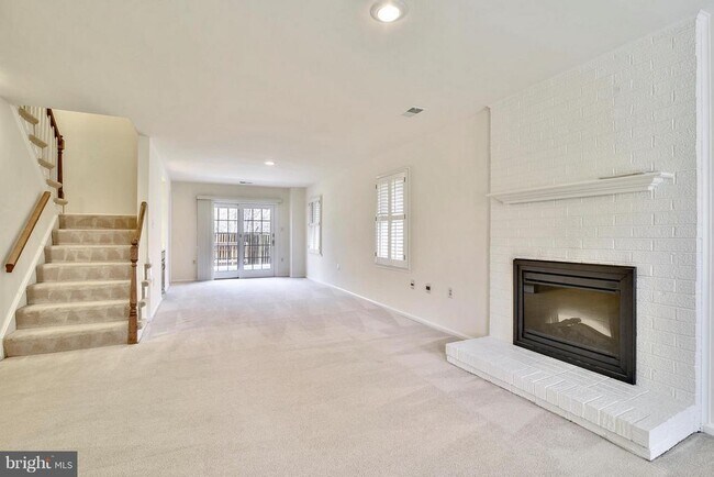 Building Photo - 3023 Oakton Meadows Ct