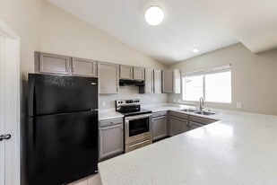 Building Photo - 7590 McClellan Rd